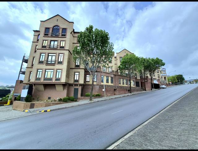6,233M² OFFICE FOR SALE IN HYDE PARK